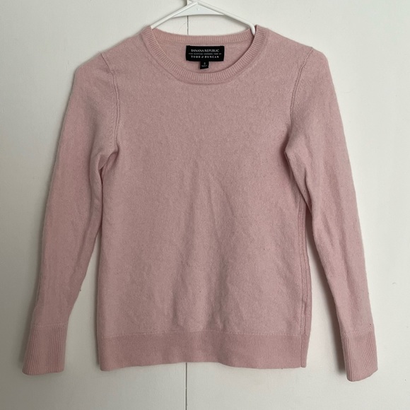 Banana Republic Sweaters - Banana Republic Cashmere Sweater